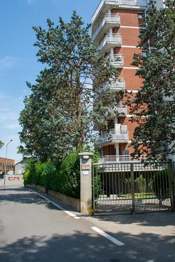 Appartamento [Lake Maggiore Apt] ✦ Relax accanto alla spiaggia Lisanza 0*,  Italia