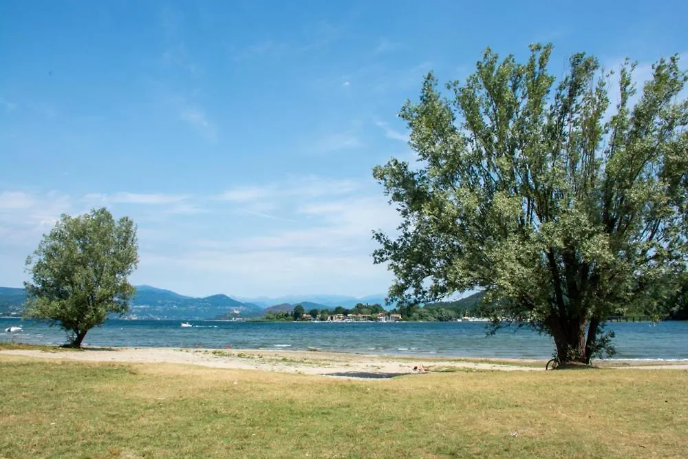 Appartamento [Lake Maggiore Apt] ✦ Relax accanto alla spiaggia Lisanza Italia