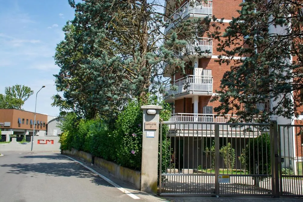 Appartamento [Lake Maggiore Apt] ✦ Relax accanto alla spiaggia Lisanza 0*,  Italia